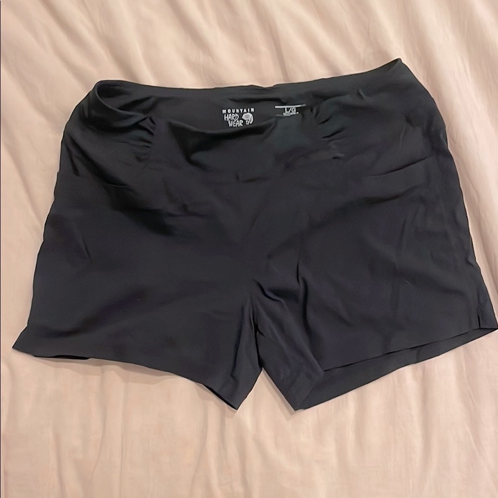 Mountain Hardwear Women's Black Shorts